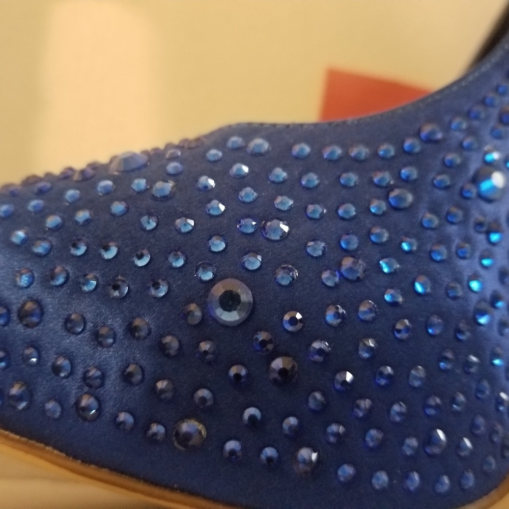 Heels - Picture 4 of 4